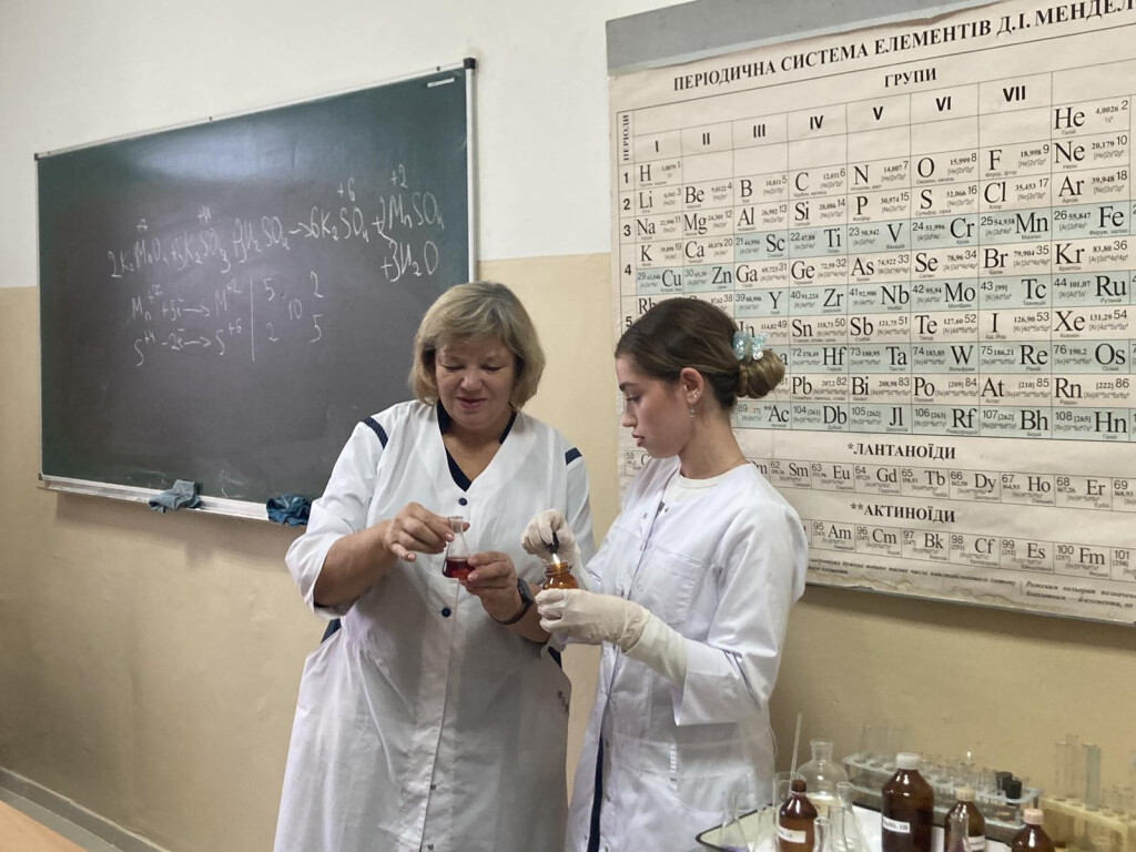 Обирай професію майбутнього фармацевта у  Полтавському державному медичному університеті.