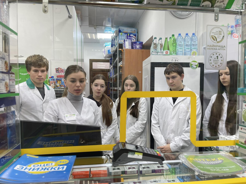 Проведено практичне заняття з освітньої компоненти «Вступ до фаху» на базі роботизованої аптеки ТОВ «АПТЕКА НИЗЬКИХ ЦІН ПОЛТАВА».