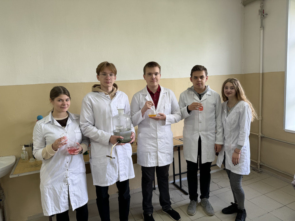 Студенти першого курсу медичного факультету №1 та медичного факультету №2 досліджують!