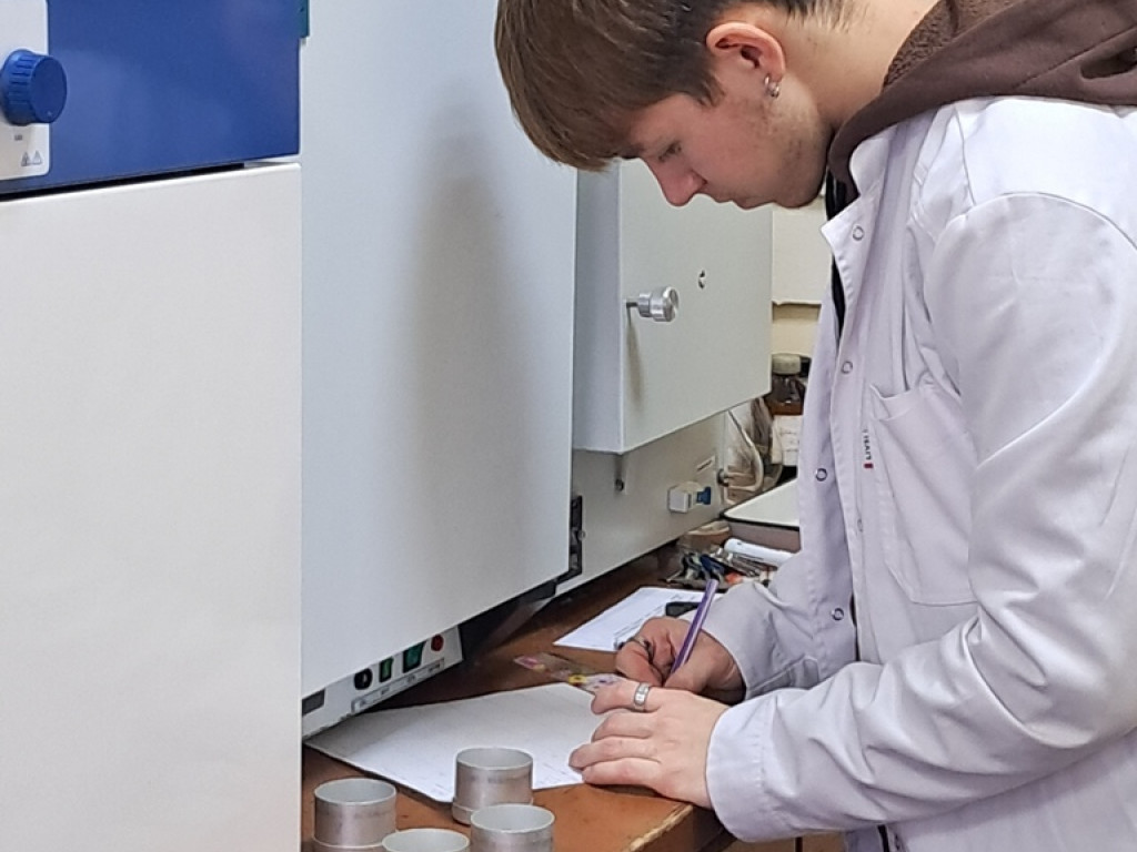Чергове засідання студентського наукового гуртка на кафедрі хімії