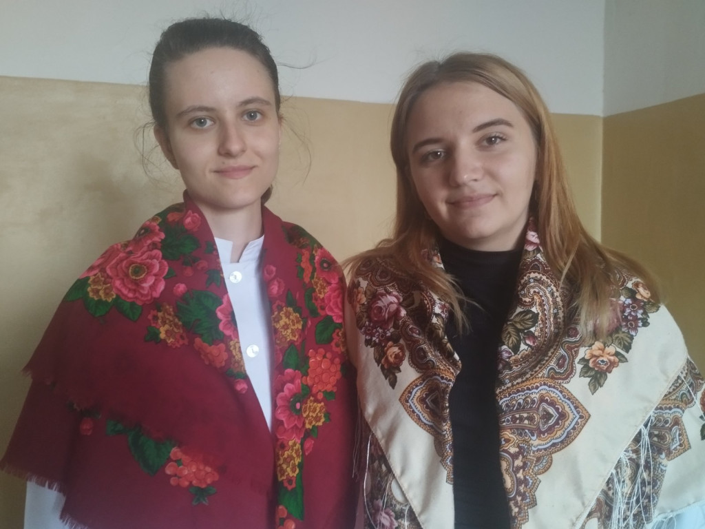 7 грудня – Всесвітній день української хустки