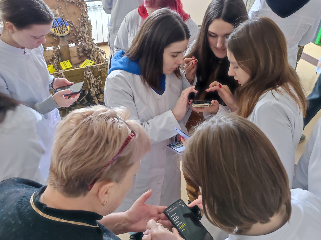 Виставка з використанням віртуальної реальності «Війна впритул»