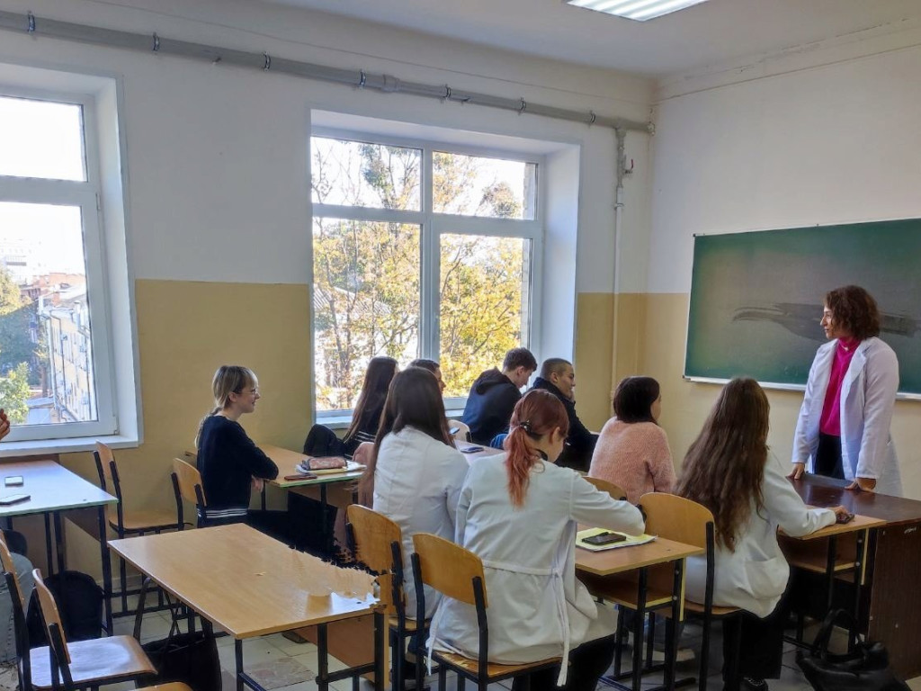 Інформаційно-виховна робота із здобувачами 1 та 2 академічних груп медичного факультету №1